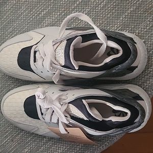 NWT Nike Air Hurache